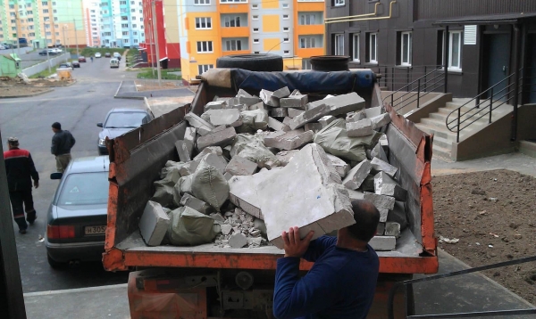 Вывоз строительного мусора от компании «Мувинг Сервис»