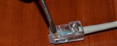 Как обжать кабель RJ-45 своими руками с инструментом и без