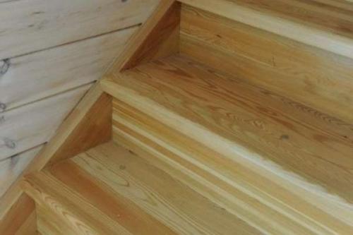 Из какой древесины выбрать лестницу в частный дом