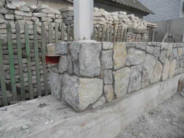 Кирпич, бетон и натуральный камень как основные строительные материалы