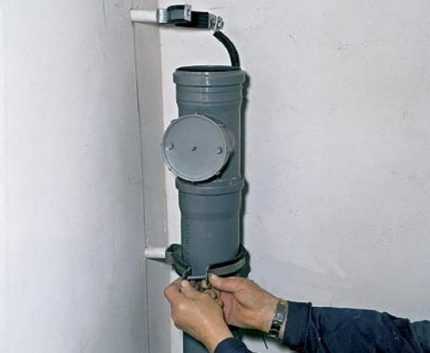 Замена канализации в квартире своими руками: подробные инструкции по замене стояка и труб
