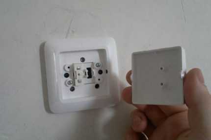 Как разобрать выключатель света для проведения ремонта или замены