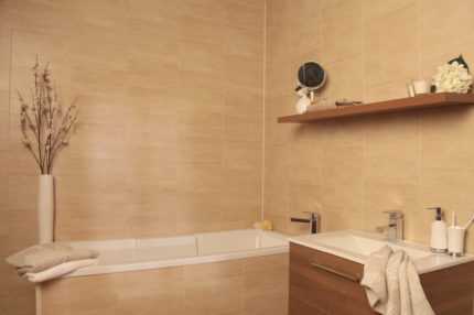 Ванная комната из пластиковых панелей: разновидности панелей + краткое руководство по отделке
