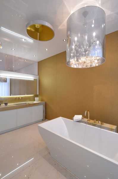 Натяжной потолок в ванной: плюсы и минусы, виды и примеры дизайна