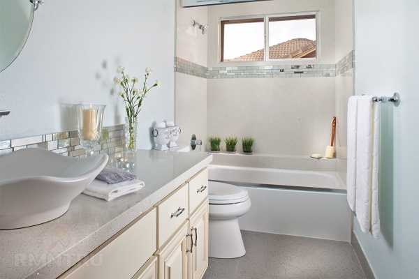





Как сделать маленькую ванную комнату визуально больше




