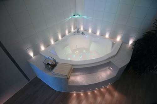 Свет в ванной: как правильно распределить источники света. Освещение в ванной комнате: совмещаем безопасность и эстетику
