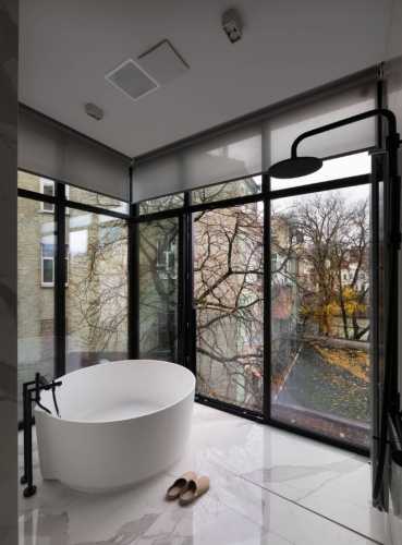 Ванная с окном — советы по дизайну, примеры использования и советы по правильному размещению окна (75 фото и видео). Как оформить дизайн ванной комнаты с окном