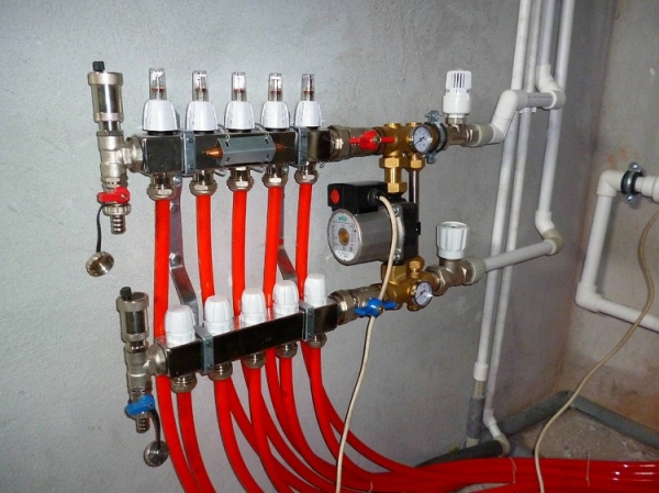 Термостатический трёхходовой смесительный клапан: незаменимое устройство в отопительных системах