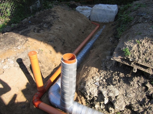 Как выбрать правильный утеплитель для канализационных труб и для чего его применяют