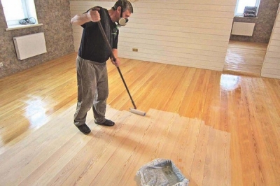 Чем покрасить деревянный пол в доме? Выбираем материал правильно!