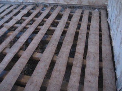 Укладка плитки на деревянный пол